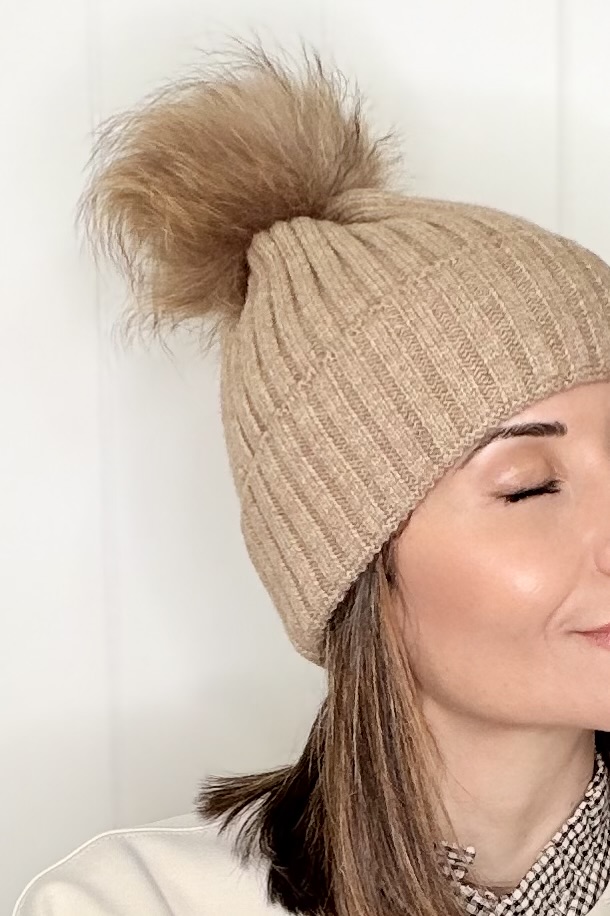 Alternative view of Gorrito ALLO pompón Tostado